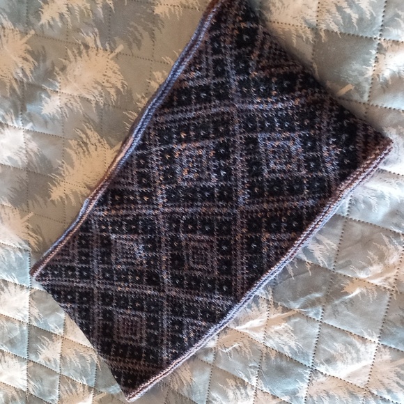 Hand knit Cowl - Picture 2 of 4